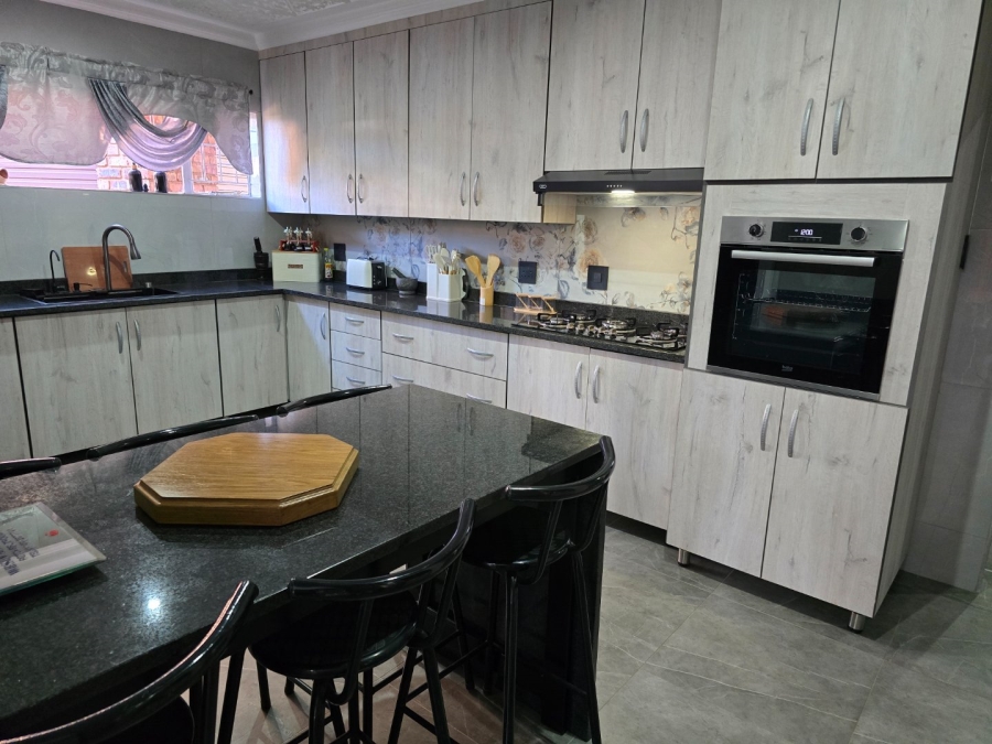 4 Bedroom Property for Sale in Potchefstroom South North West